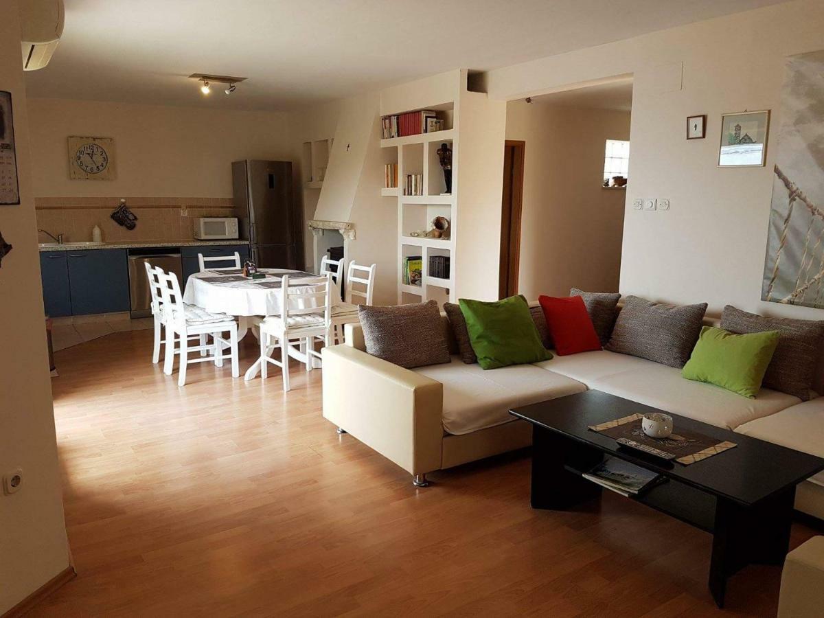 Apartment Tempera Povlja  Ngoại thất bức ảnh